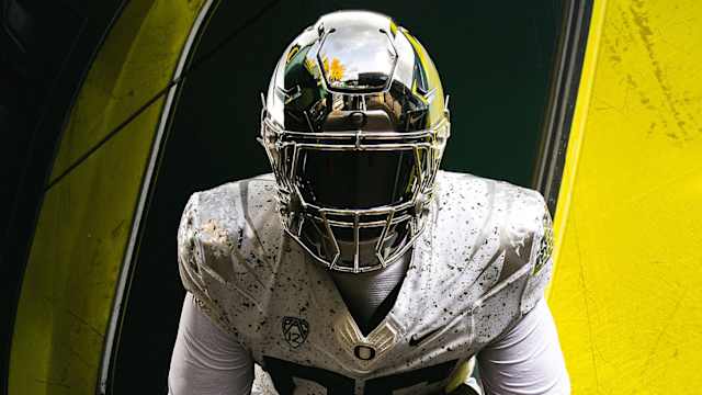 Oregon vs. ASU Uniforms 1